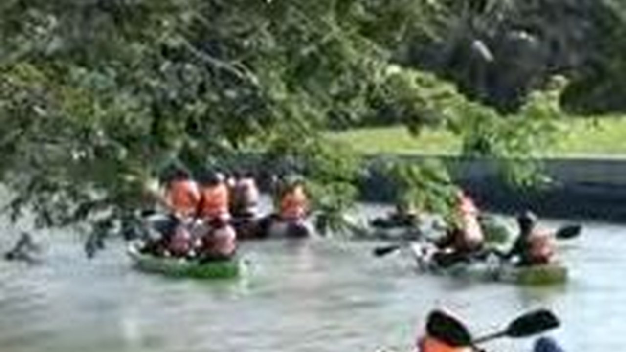 Mengunjungi Desa Wisata Banjoe Adji, Rasakan Sensasi Susur Sungai Winongo dengan Kano