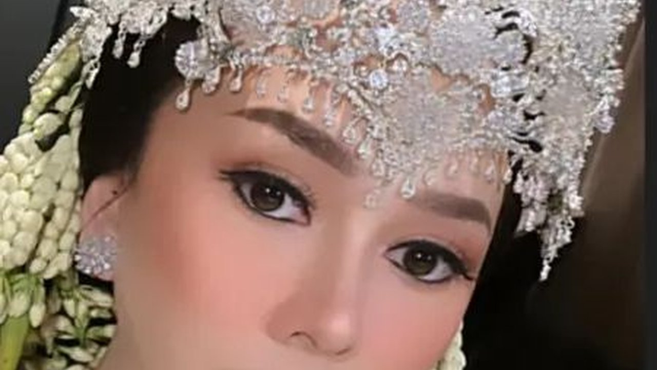 Cantiknya Kebangetan, Potret Aura Kasih Tampil Anggun Dalam Balutan Busana Pengantin Sunda - Netizen Auto Terpana