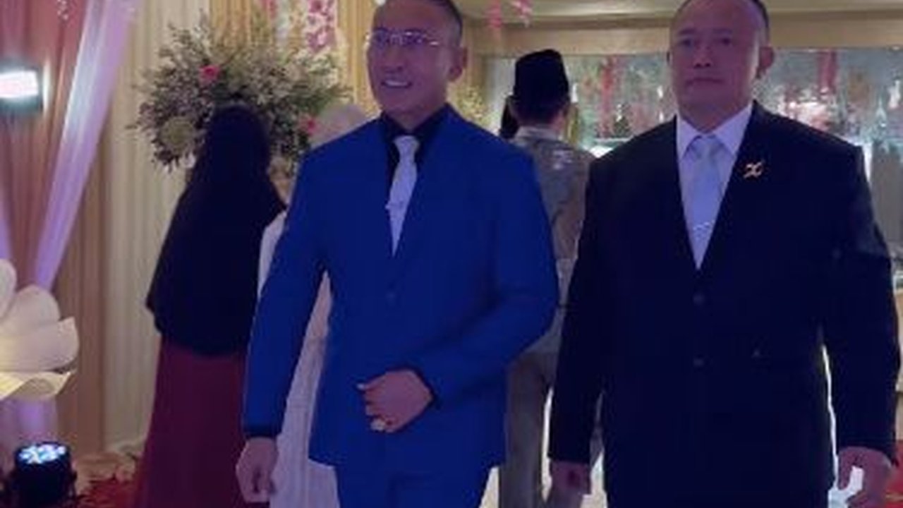 ⁠Momen Brigjen Polri Hadiri Resepsi Anak Sahabat, Makin Seru Kumpul Teman Seangkatan Akpol 1996