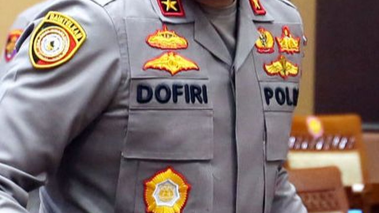 Jenderal Bintang 3 Polri Langsung Lari & Beri Hormat ke Pensiunan Kombes, Dulu jadi Komandannya Kini Pimpinan Pesantren