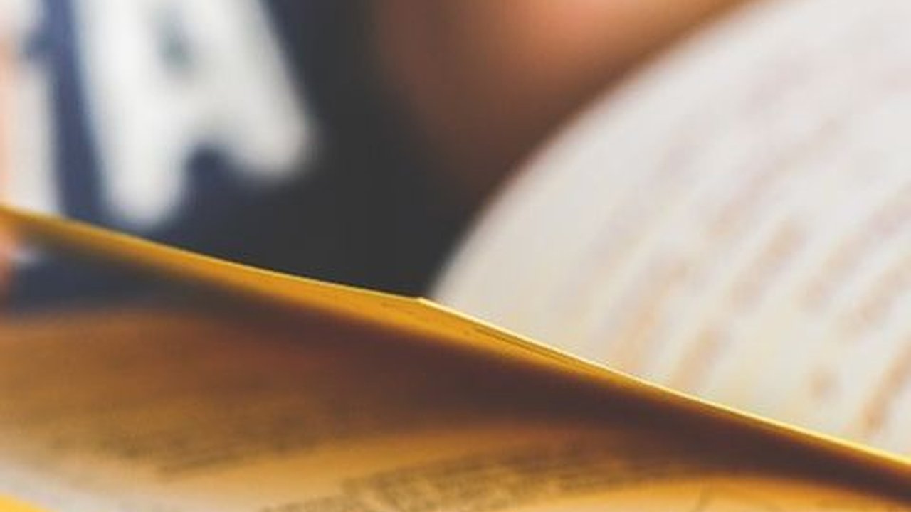 50 Contoh Satu Suku Kata dalam Bahasa Indonesia, Lengkap Disertai Pengertiannya