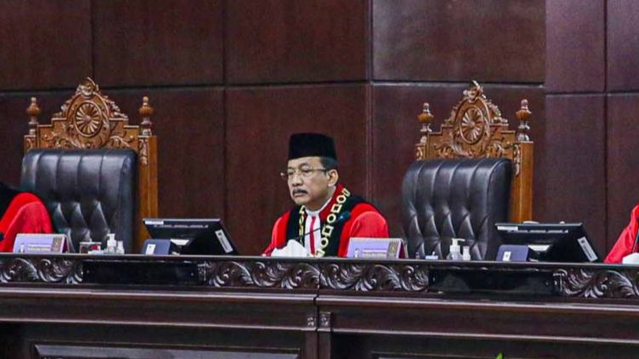 VIDEO: Suhartoyo Menangis Minta ini Ke Para Hakim MK Usai Diangkat Menjadi Ketua