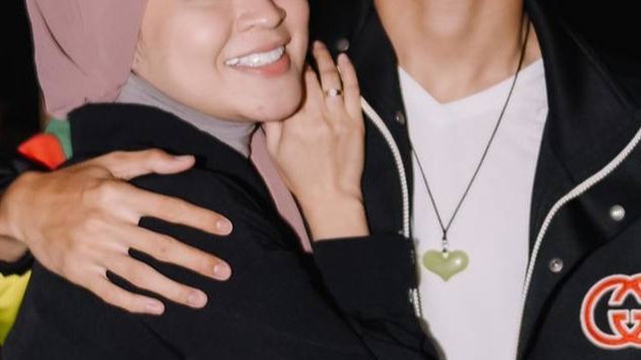 Sang Ibu, 2 Kali Ditinggal Suami, Ini 7 Potret Kiesha Alvaro Tegar Temani Sang Bunda dan Larang Nikah Lagi