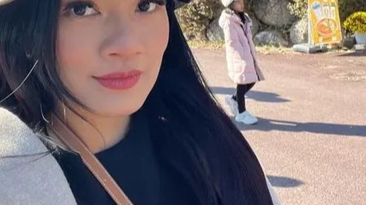 Gaya Kece Titi Kamal Liburan di Korea Selatan, Selalu Stylish dengan Barang Branded