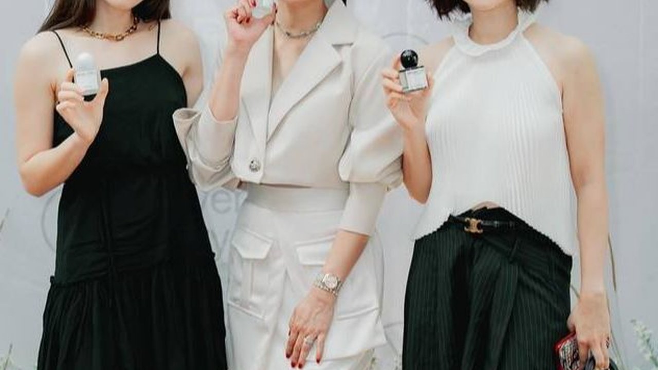 Hamil Parfum, 8 Foto Ririn Ekawati dan Ibnu Jamil Saat Gelar Event Launching Yang Dihadiri Artis Top