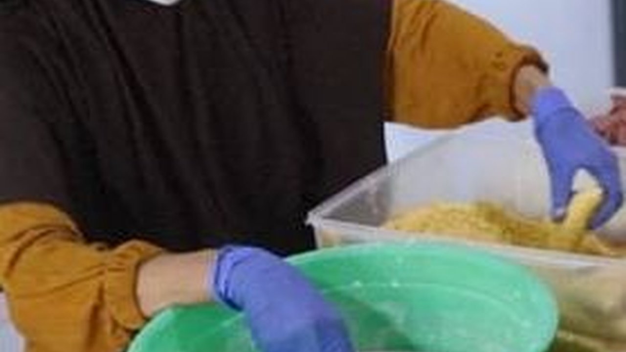 Emak-Emak Asal Tangerang Ini Sukses Jadi Juragan Risoles, Omzetnya Capai Rp50 Juta Sebulan