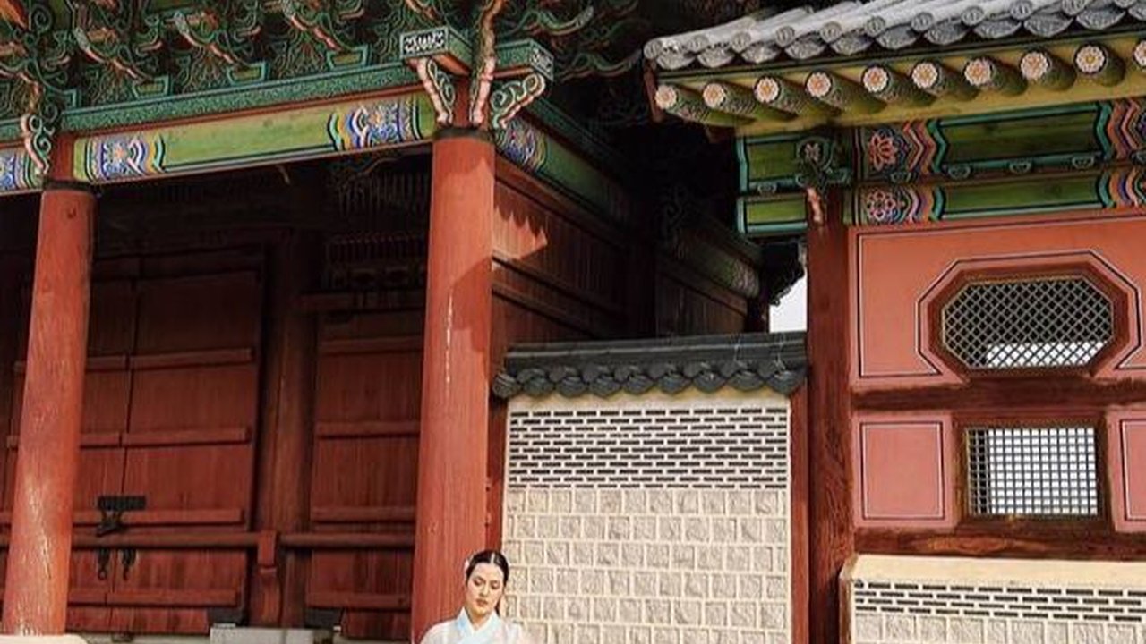 Potretr Raisa Mengenakan Hanbok di Korea, Dipanggil 