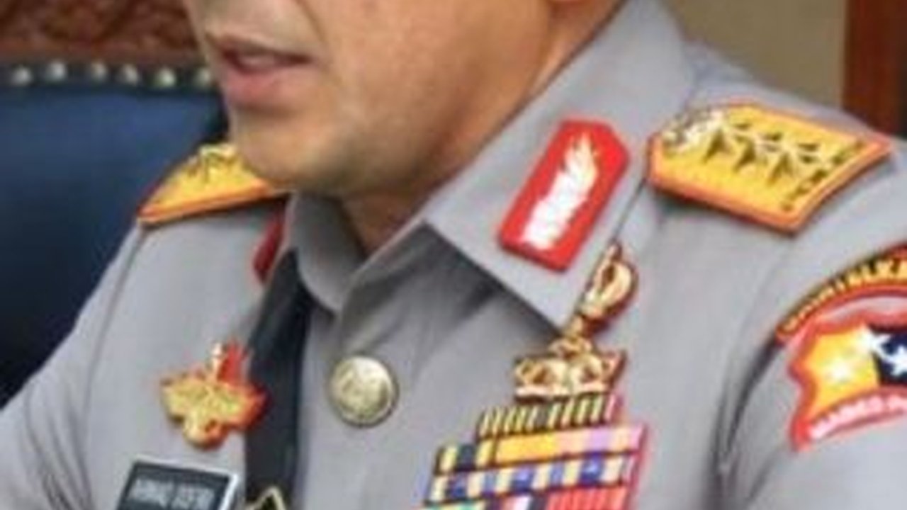 Sosok Pria Sepuh Bikin Jenderal Polisi Gercep Turun Podium, Begini Kisahnya di Masa Lalu