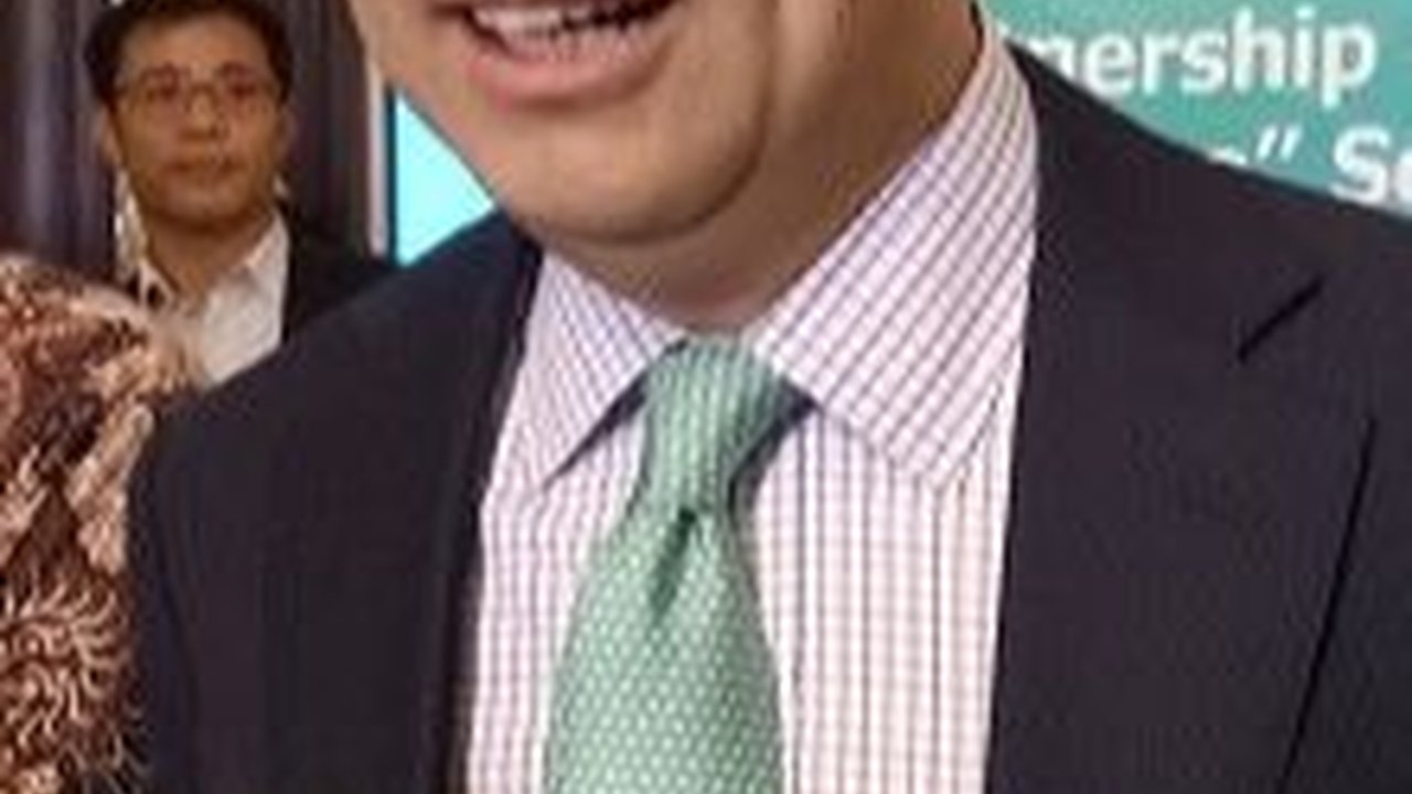 Mantan Menteri dan Penulis Pidato Jokowi 'Game of Thrones' dan 'Thanos' Ini Sekarang Gabung Timnas AMIN