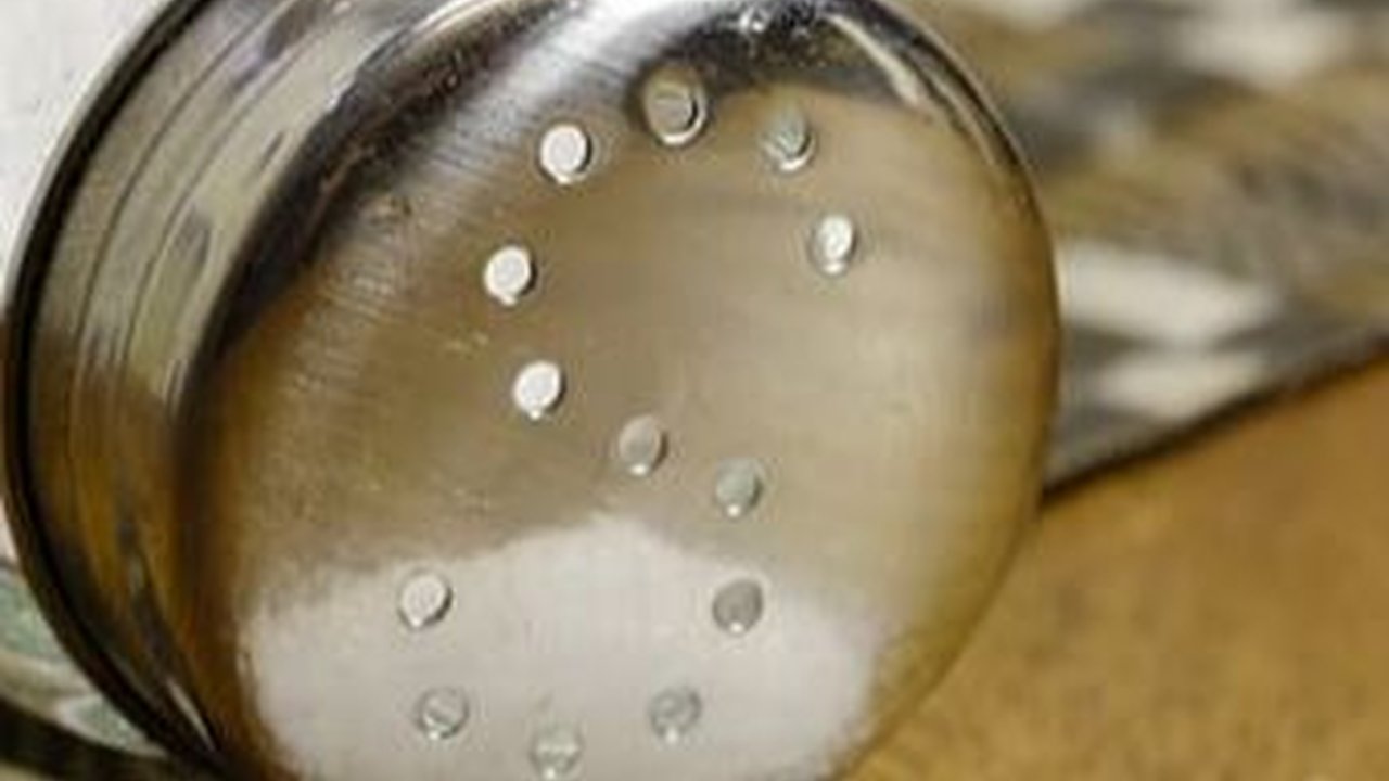 Cara Mengurangi Asupan Garam Harian, Langkah Sehat untuk Cegah Hipertensi