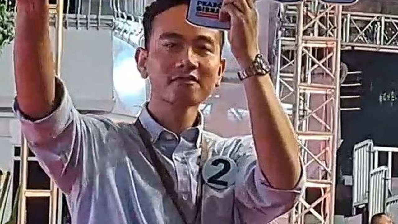 Momen Gibran Angkat Tulisan 'Gemoy' Usai Dapat Nomor Urut 2