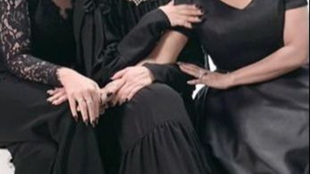 Potret Ashanty, Krisdayanti dan Geni Faruk Saat Momong Cucu, Terlihat Sayang Banget!