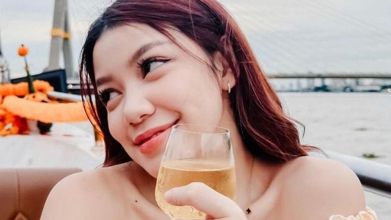 Potret Lamaran Niko Al Hakim dan Regina Phoenix di Thailand, Makin Lengket