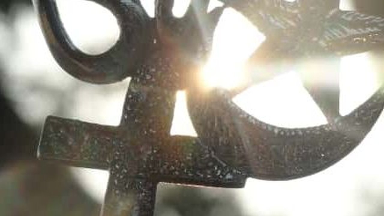 Bandingkanlah Fungsi Agama dalam Kehidupan Manusia, Berikut Penjelasannya