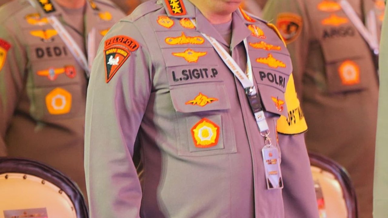 DPR Ingatkan Polri Harus Tolak Perintah Pasang Baliho Capres-Cawapres: Masyarakat Tahu!