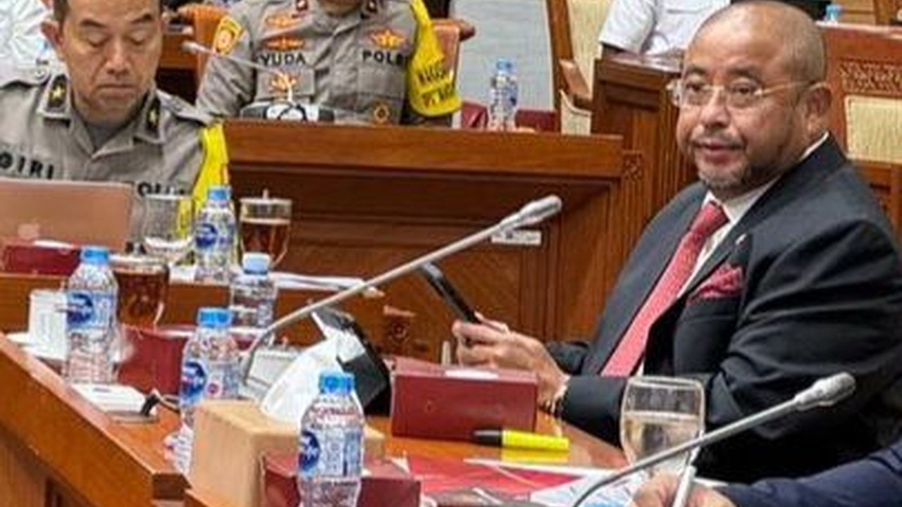 VIDEO: Aboe Bakar PKS Cecar Jenderal Polisi soal Operasi Intelijen Capres Didanai Asing