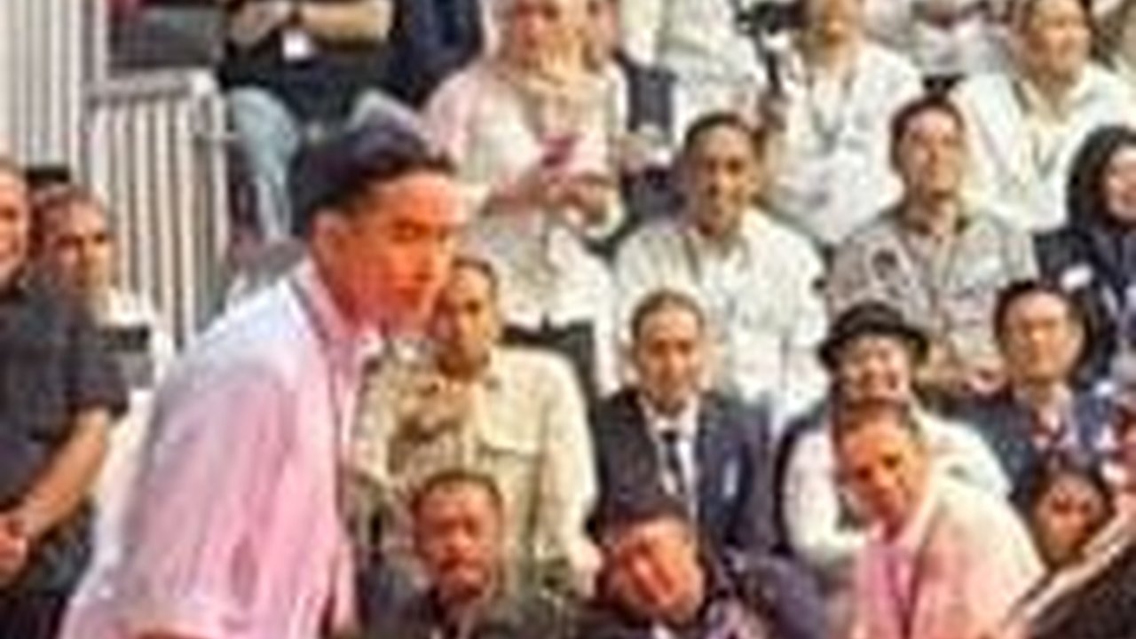 Pujian Setinggi Langit Demokrat untuk Gibran yang Membungkuk Hormat pada Megawati