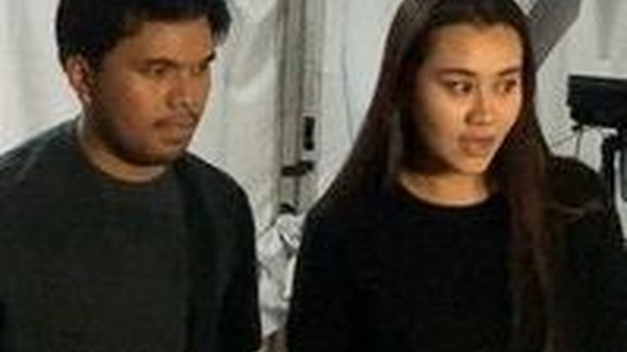 10 Potret Thariq Halilintar dan Aaliyah Massaid Nonton Coldplay di GBK, So Sweet Banget!