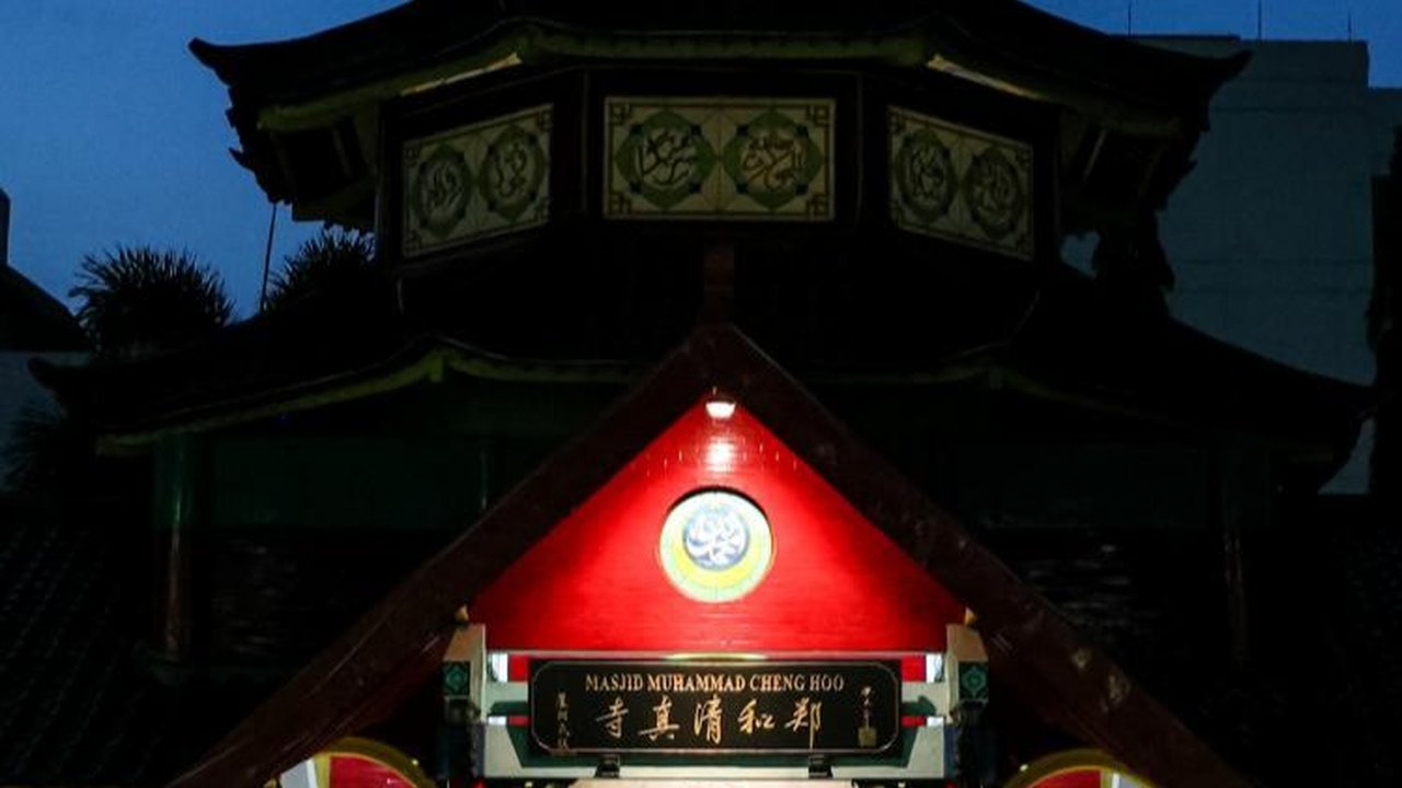 FOTO: Mengunjungi Masjid Cheng Ho Unik Bernuansa Tionghoa di Tengah Perhelatan Piala Dunia U-17 di Surabaya