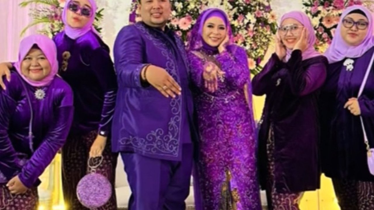 Viral Pernikahan Pasangan Ini Semuanya Serba Ungu, dari Tamu hingga Makanan