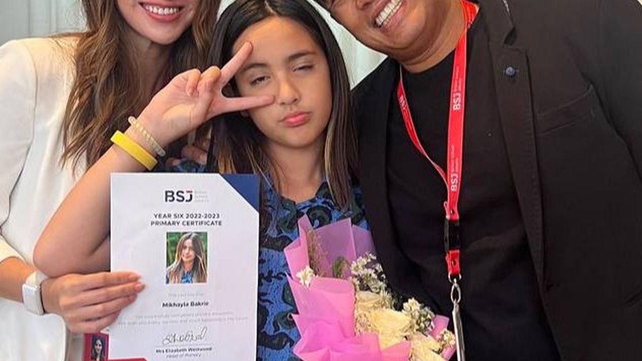 Ardi Bakrie Pusing Lihat Mikhayla Sudah ABG, Ada Acara Sekolah Pakai Dress Bak Gadis Dewasa