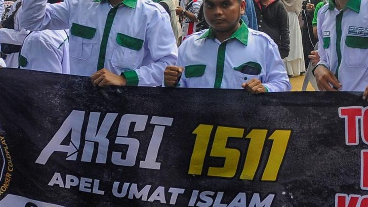 VIDEO: Massa Demo Ancam Bubarkan Konser Coldplay Bila Ada Atribut LGBT