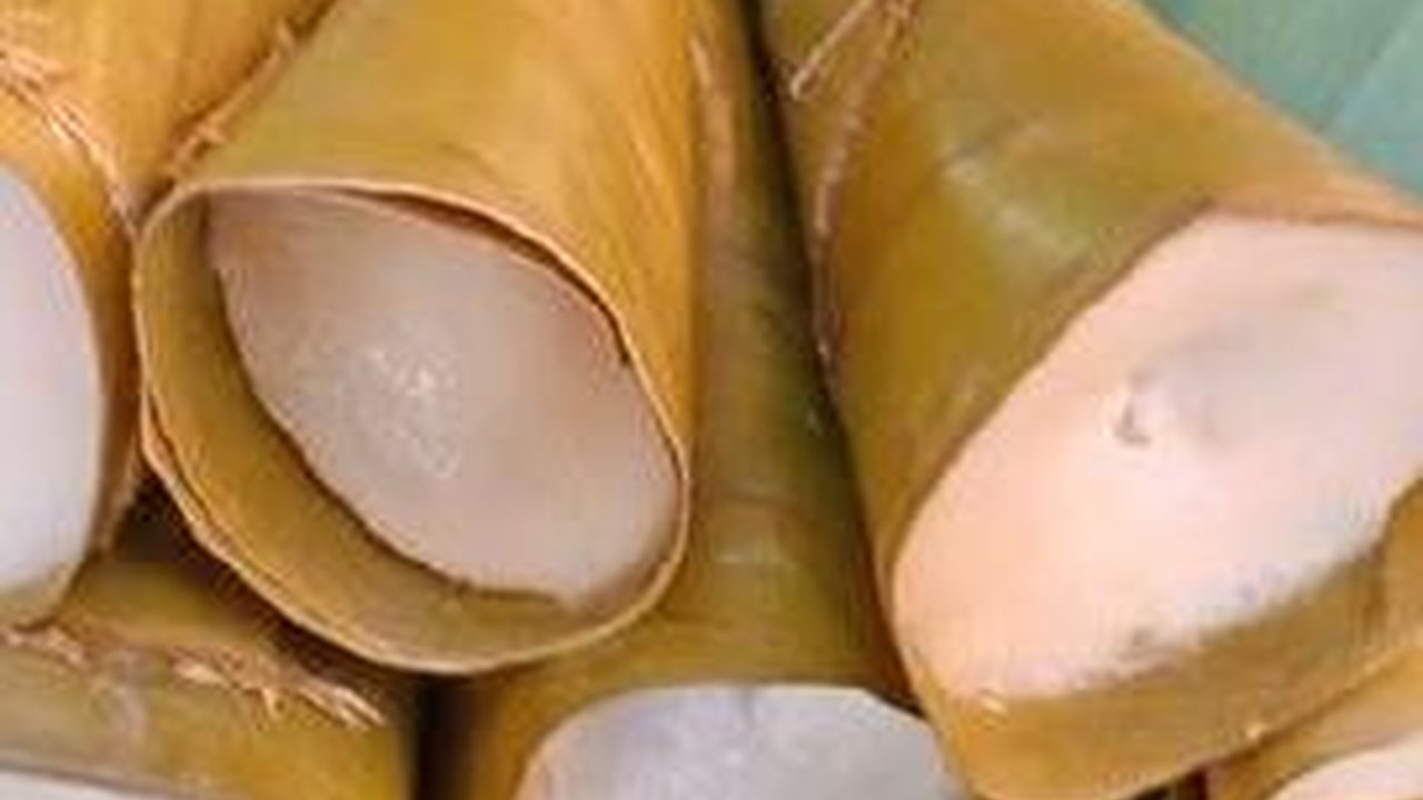 Mencicipi Lezatnya Kue Basung, Jajanan Tradisional Khas Kota Padang
