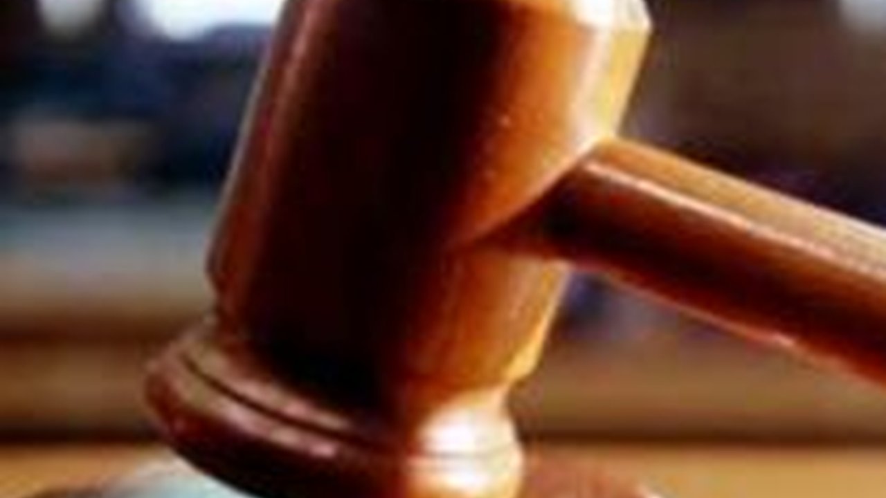 Yusrizki Didakwa Memperkaya Diri USD 2,5 Juta Bersama-Sama dengan Jhonny Plate