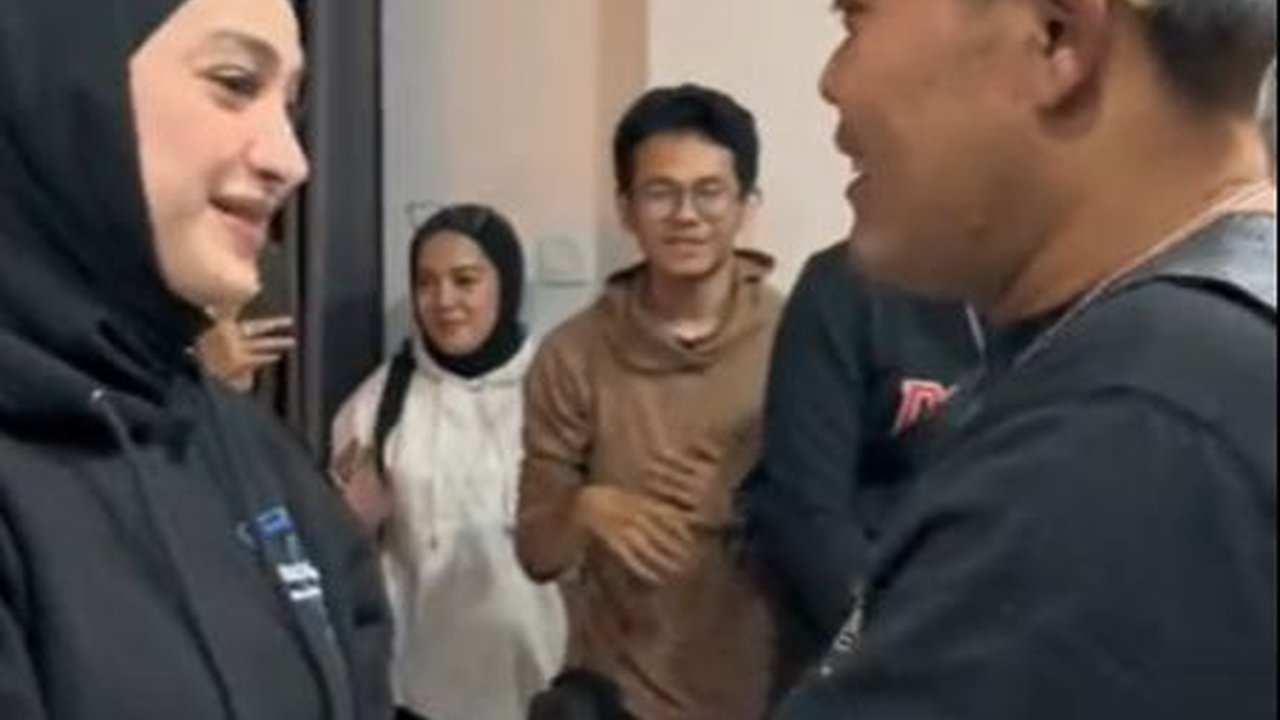 Sule dan Santyka Resmi Pacaran, Pamer Momen Romantis Ditemani Syuting