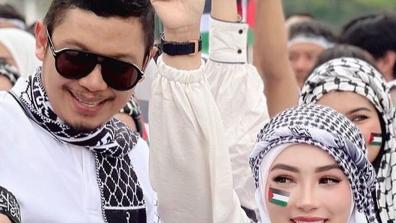 Tuai Pujian Warganet, 8 Foto Shella Saukia Saat Sumbang Rp1 Miliar ke Palestina