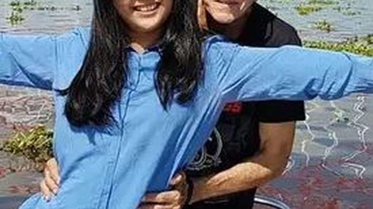 Beda Usia 37 Tahun, Ini Potret Rumah Tangga Dewi Sri Astuti dan Ahmad Albar yang Harmonis