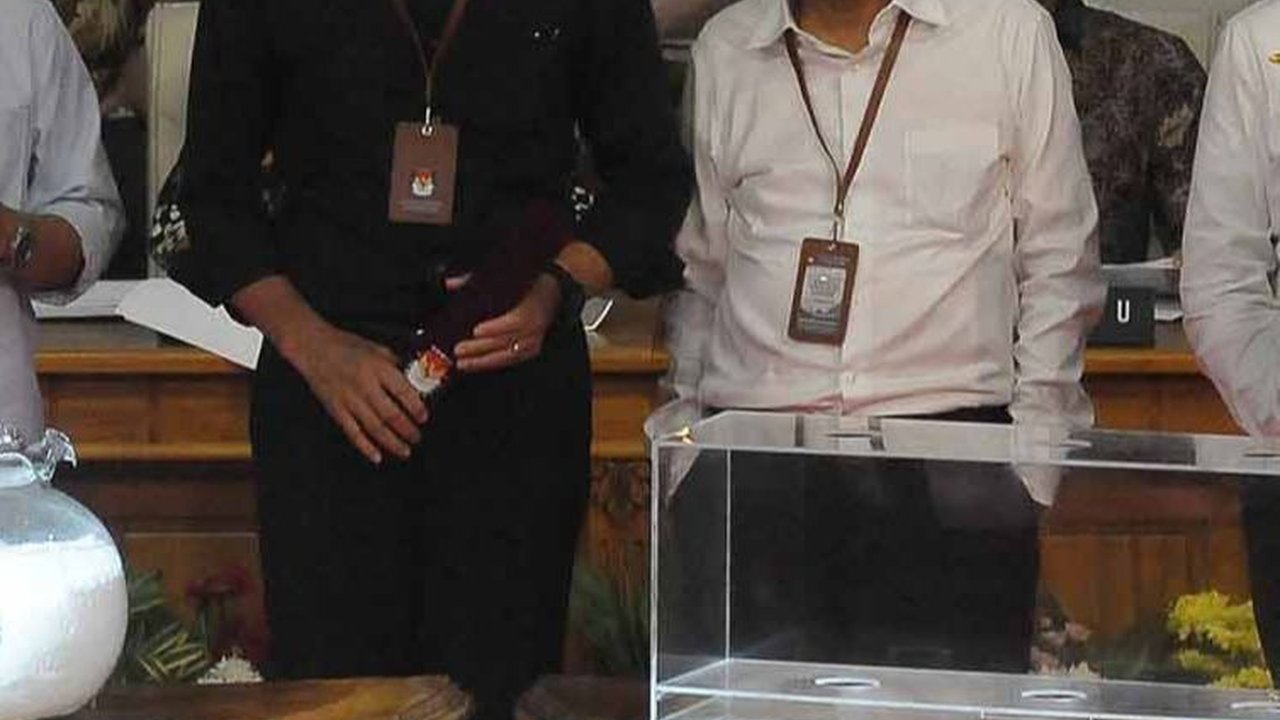 VIDEO: Tim Hukum TPN Sebut Cuma Baliho Ganjar-Mahfud Dirusak: Petugas Harusnya Adil