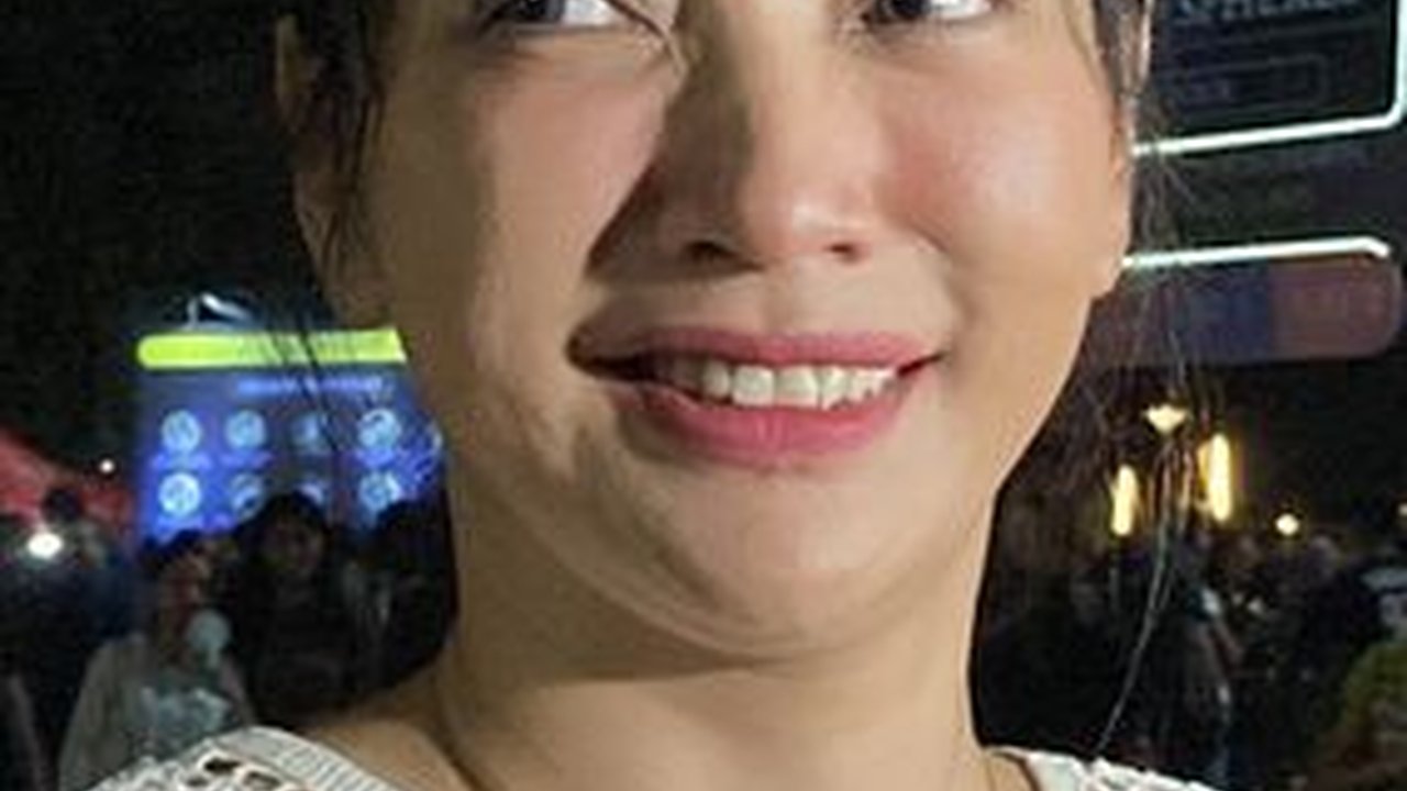 Ada yang Pakai Baju Dewa 19, Berikut Ini Deretan Potret Artis yang Ikut Hebohkan Konser Coldplay