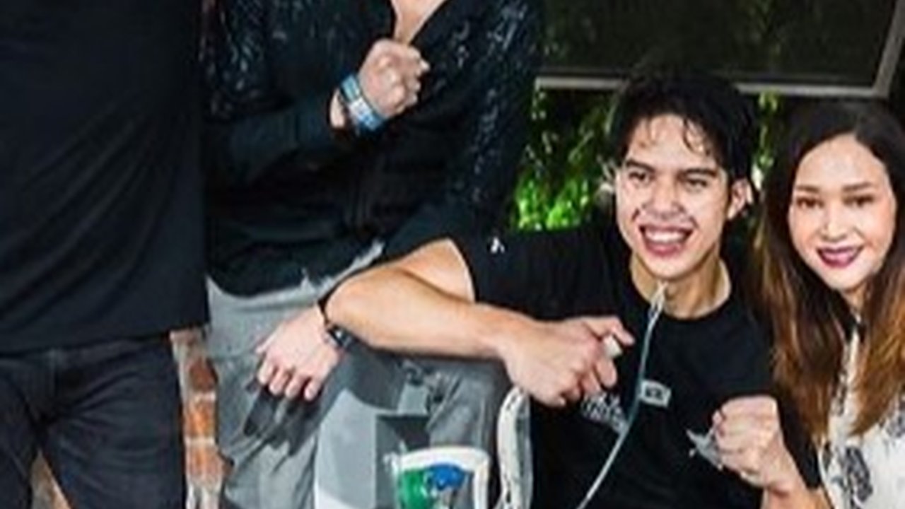 Deretan Momen Kemenangan El Rumi Lawan Jefri Nichol, Tetap Selebrasi Meski Pakai Selang Oksigen