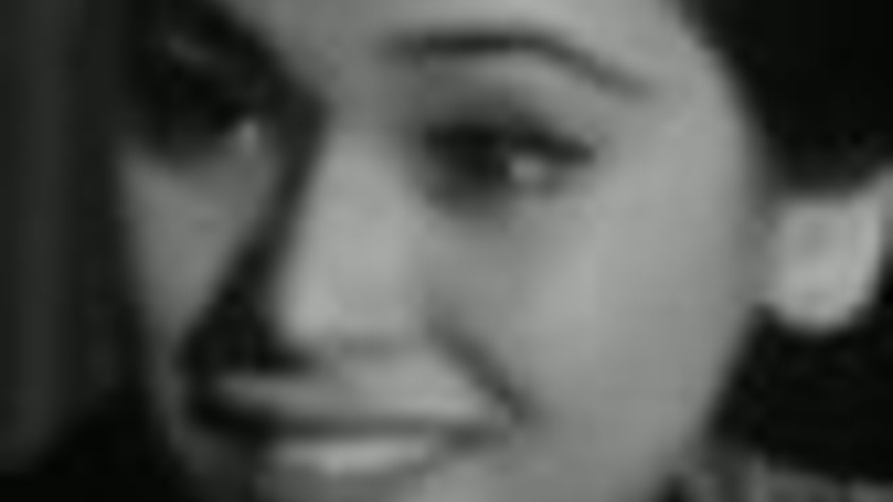 Pesona Istri Bung Karno Ratna Sari Dewi Saat Diwawancara Media Asing Tahun 1966