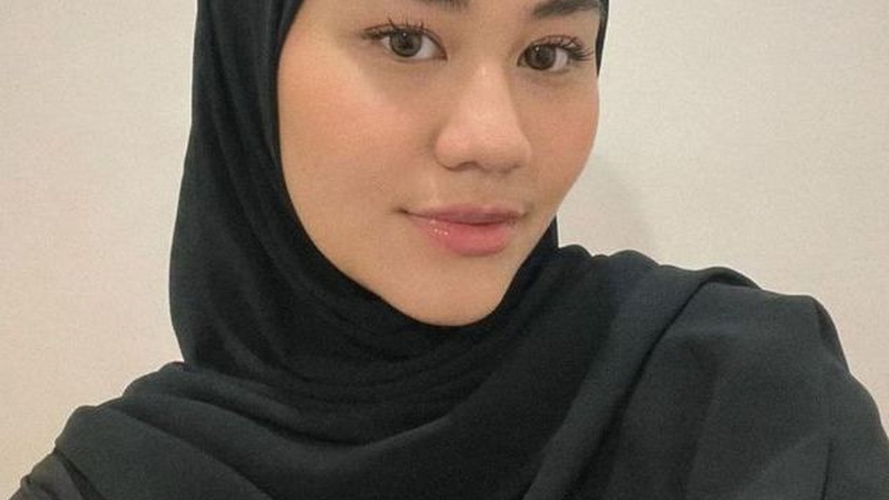 7 Potret Aaliyah Massaid Ramai Dikritik Saat Berhijab, Kini Semakin Sering Ikut Kajian dan Tampil Tertutup
