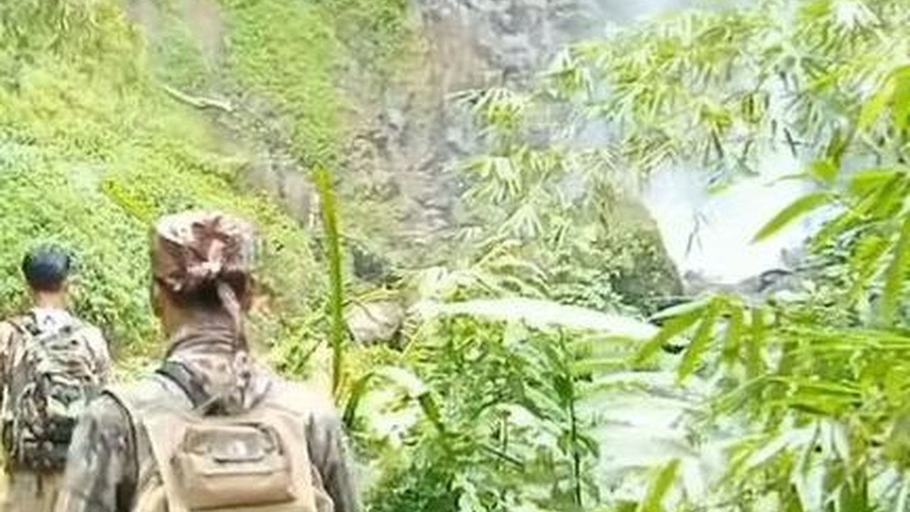 Mengintip Keunikan Curug Cijengkol, Air Terjun yang “Punya Anak” di Cianjur