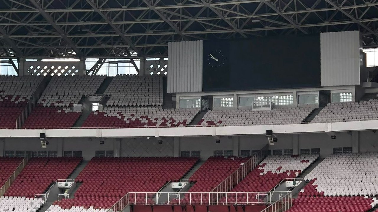 Jelang Konser Coldplay, Stadion Utama GBK Copot 17 Baris Bangku