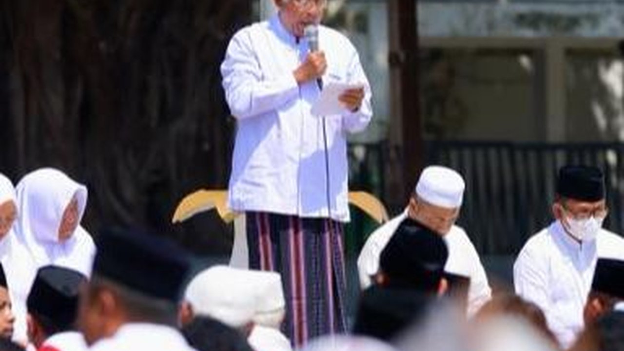 Ribuan Masyarakat Banyuwangi Gelar Salat Istisqa, Bupati Ipuk: Melengkapi Ikhtiar