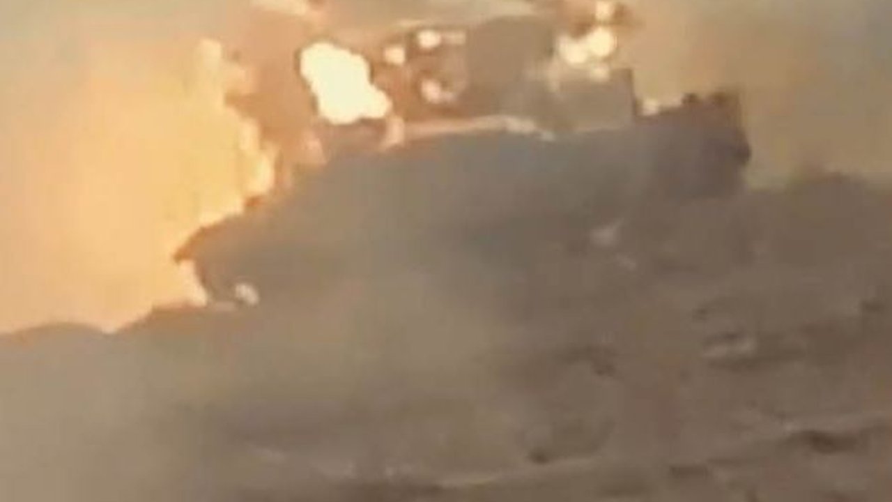 FOTO: Tegang! Ini Momen Pasukan Hamas Hancurkan Barisan Tank Israel di Jalur Gaza