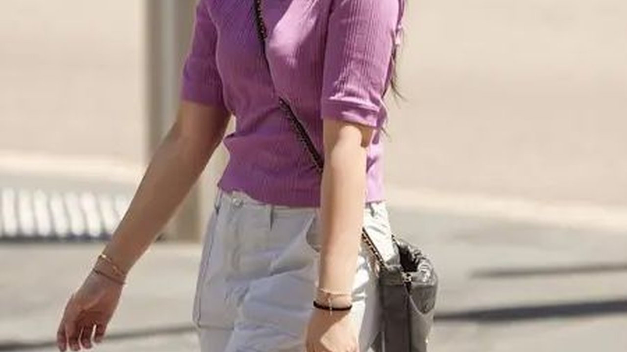 Deretan Gaya Aaliyah Massaid Jalan-jalan di Singapura, Tebar Senyuman Manis