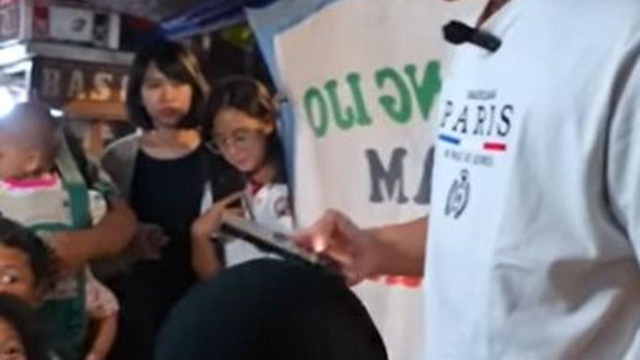 Tak Gengsi, Lesti Kejora dan sang Suami Jajan Bubur Kacang Ijo dan Bakso di Pinggir Jalan