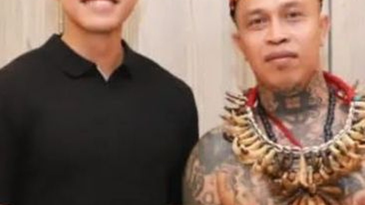 Potret Panglima Merah Dayak, Sosok Dihormati Seantero Kalimantan Duduk Semeja dengan Anak Presiden