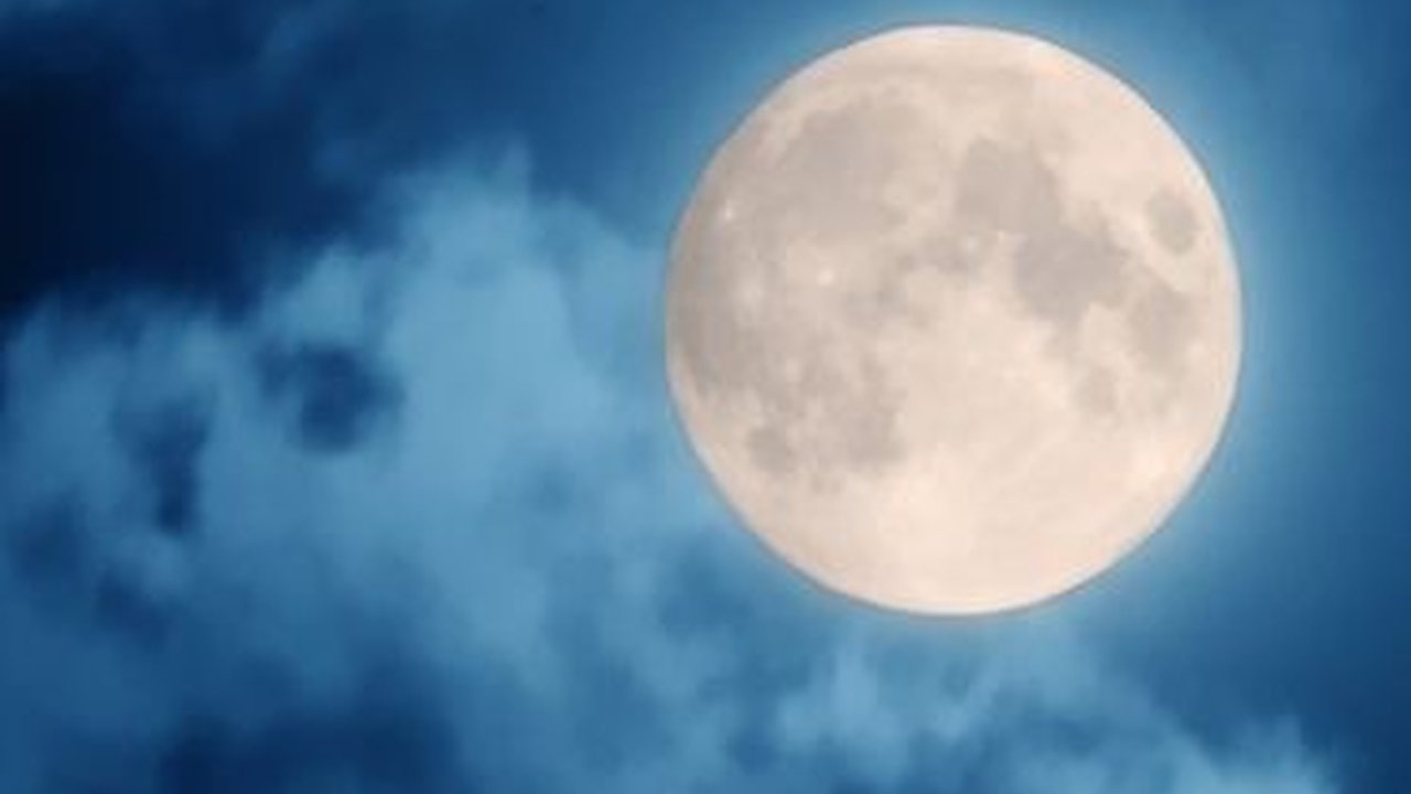 65 Kata Kata untuk Bulan di Malam Hari Penuh Ketenangan dan Cocok Jadi Pengantar Tidur