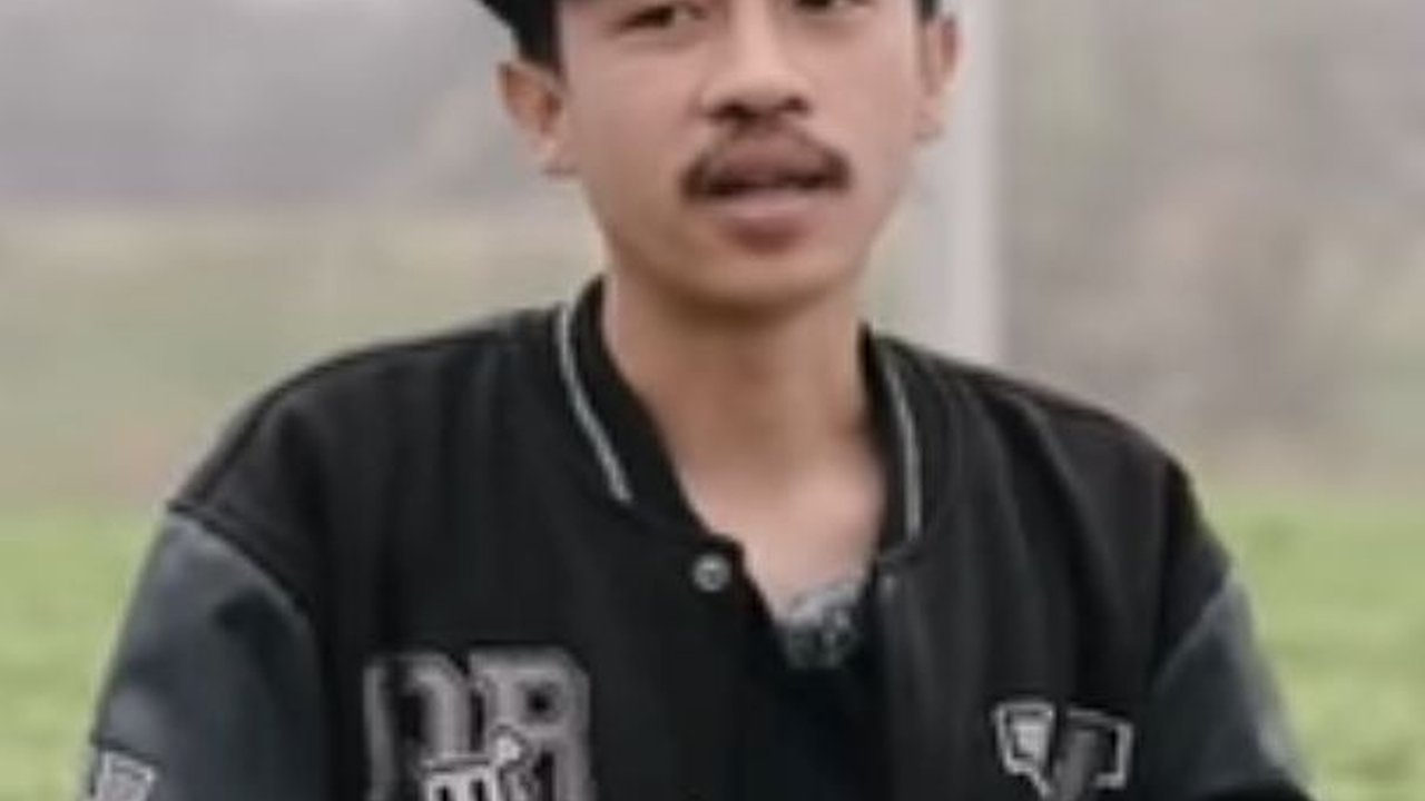 Baru Umur 23 Tahun, Regi Sukses jadi Petani Selada Beromzet Rp20 Juta per Bulan