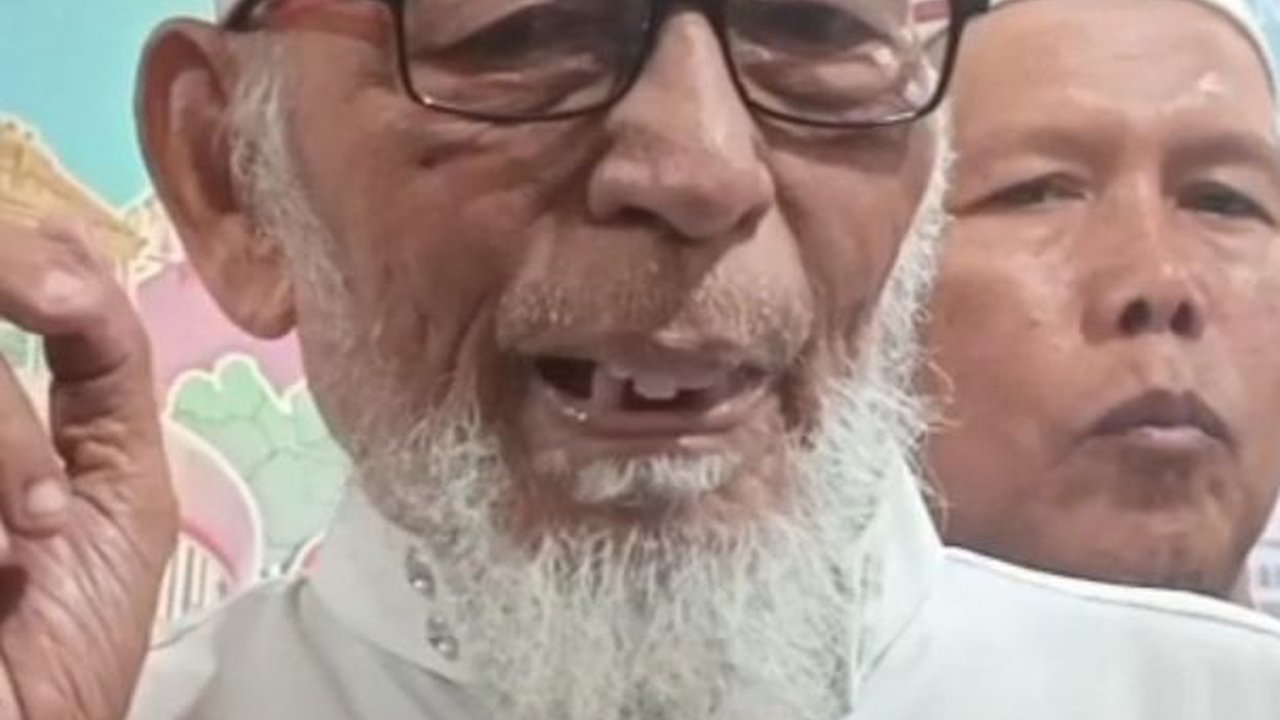 Abu Bakar Ba'asyir Sambangi Kantor Gibran, Titip Surat Nasihat untuk Prabowo