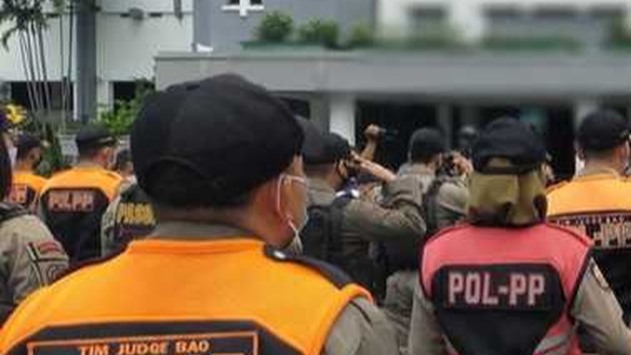 Sosok Suyono Komandan Satpol PP Surabaya Korban Tewas Kecelakaan Minibus, Dikenal Perhatian dengan Anak Buah