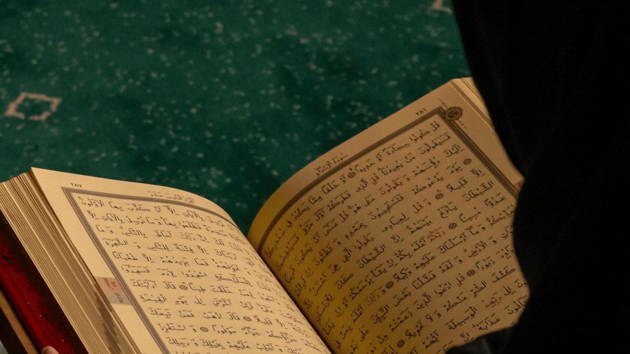 Tata Cara Kirim Yasin untuk Orang Meninggal, Lengkap Beserta Keutamaannya