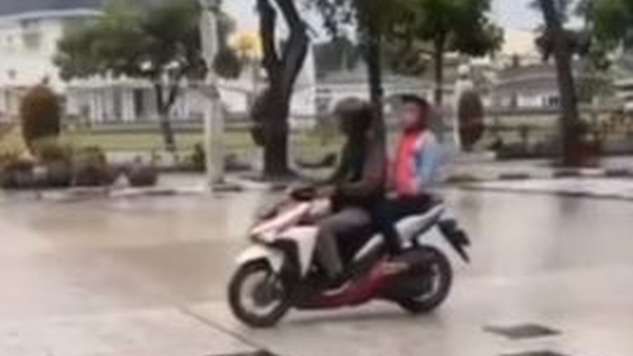Viral Ruas Jalan di Kota Medan Dipasang Keramik, Bikin Belasan Pengendara Motor Berjatuhan
