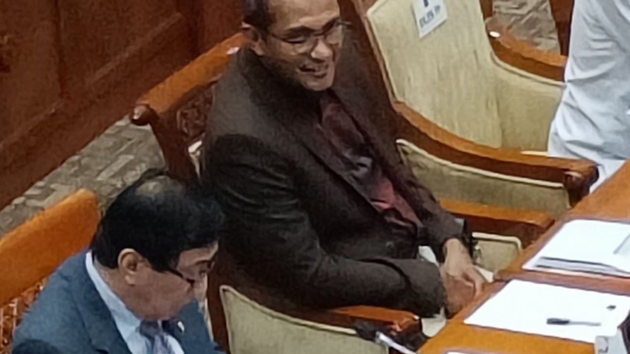 VIDEO: Reaksi Wamenkum HAM Lempar Senyum Diusir Benny Demokrat saat Rapat di DPR